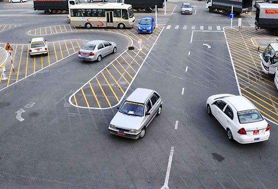 Sân tập lái tại nhiều địa điểm khác nhau